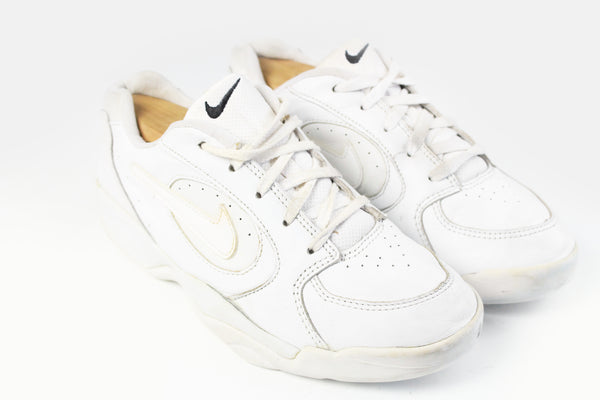 Vintage Nike Sneakers Women's US 8 white 90s retro style trainers classic sport athletic shoes authentic streetwear casual