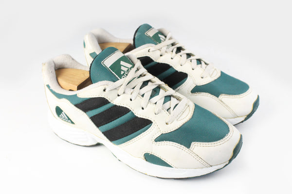 Vintage Adidas Sneakers shoes trainers 90s retro sport style casual wear white tennis white green 