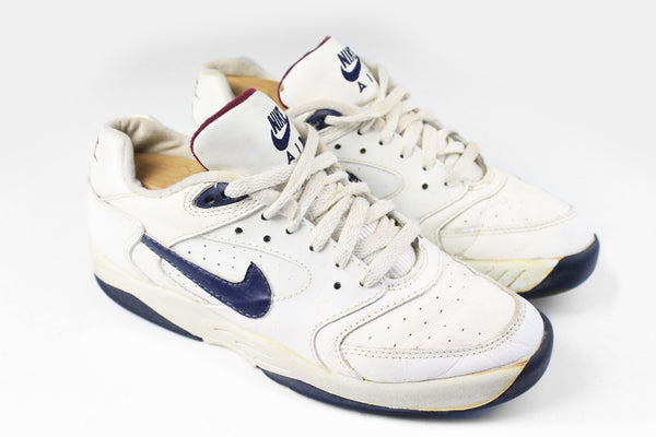 Vintage Nike Sneakers Women's US 7.5 white swoosh 90s retro style trainers classic sport athletic shoes authentic streetwear casual