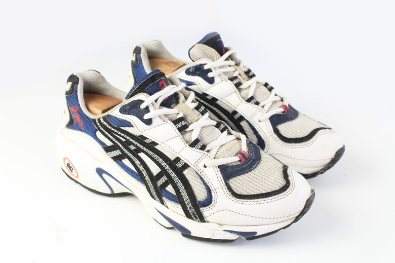 Asics retro best sale running shoes