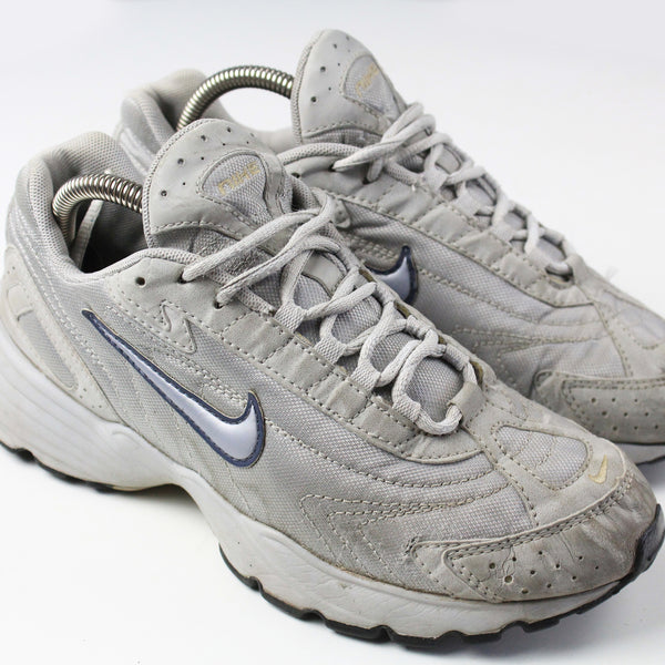 old nike shoes women