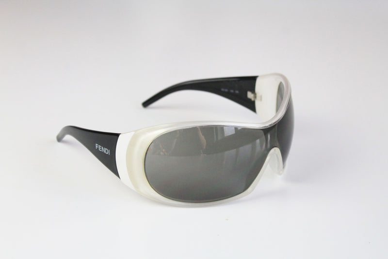 FS 331 105 105 Vintage Fendi Sunglasses women's retro style 