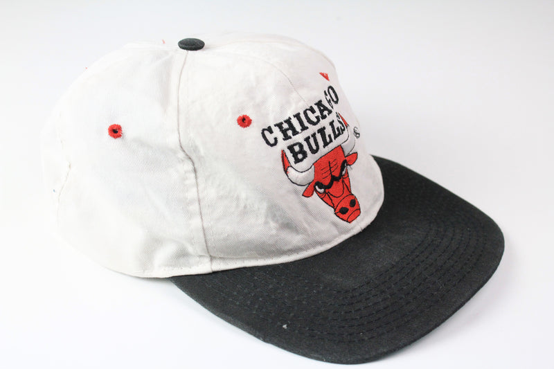 Vintage Chicago Bulls Cap white big logo 90s sport hat NBA team