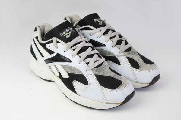 Vintage Reebok Sneakers US 9 white 90s trainers retro style sport shoes