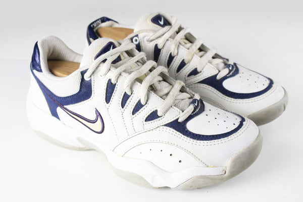 Vintage Nike Sneakers Women's US 8 white tennis style indoor 90s retro sport trainers shoes