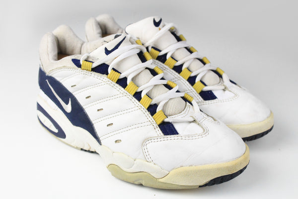 Vintage Nike Sneakers US 7 DRC White retro sport shoes 90s swoosh logo trainers