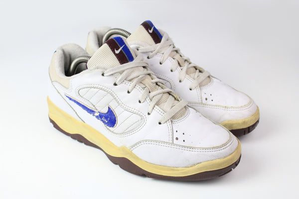 Vintage Nike Sneakers US 9 white tennis International 90s sport trainers
