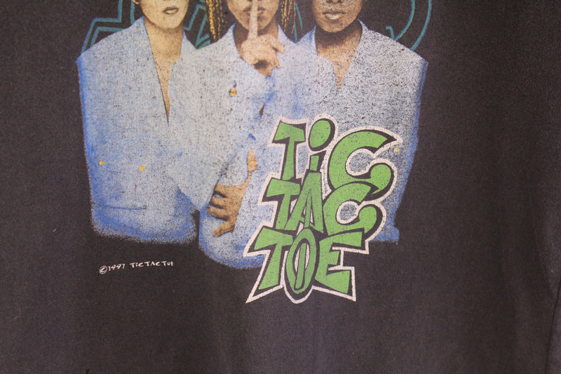 Vintage Tic Tac Toe 1997 T-Shirt Small