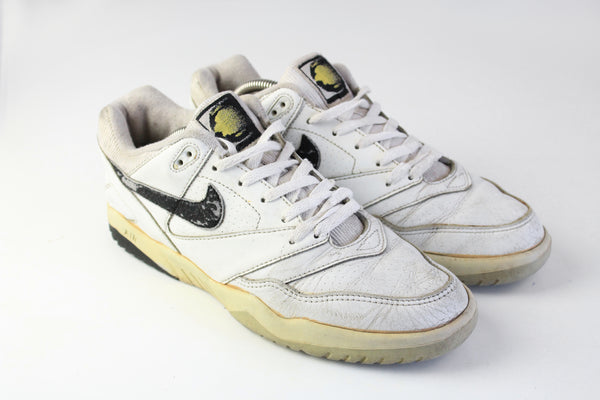 Vintage Nike Challenge Court Sneakers white 90's tennis sport style shoes retro rare trainers