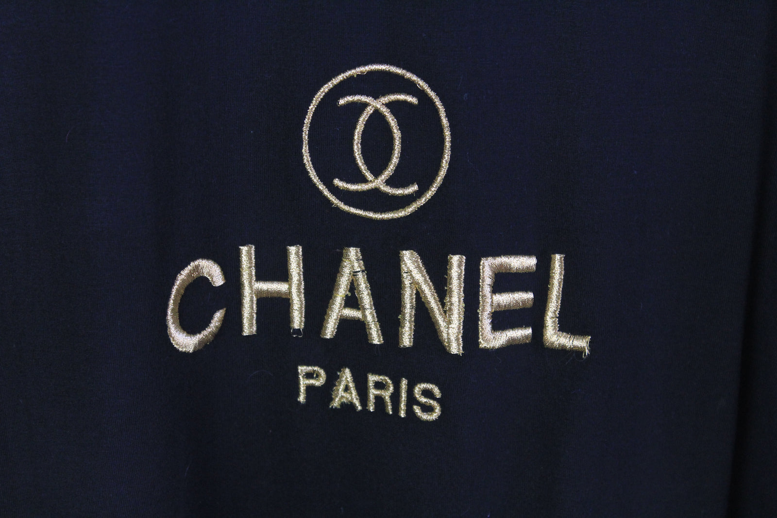 ヴィンテージ　シャネル　ロゴTシャツ　80s 90s VINTAGE 80s 90s CHANEL シャネル ロゴ 金刺繍 Tシャツ - メルカリ
