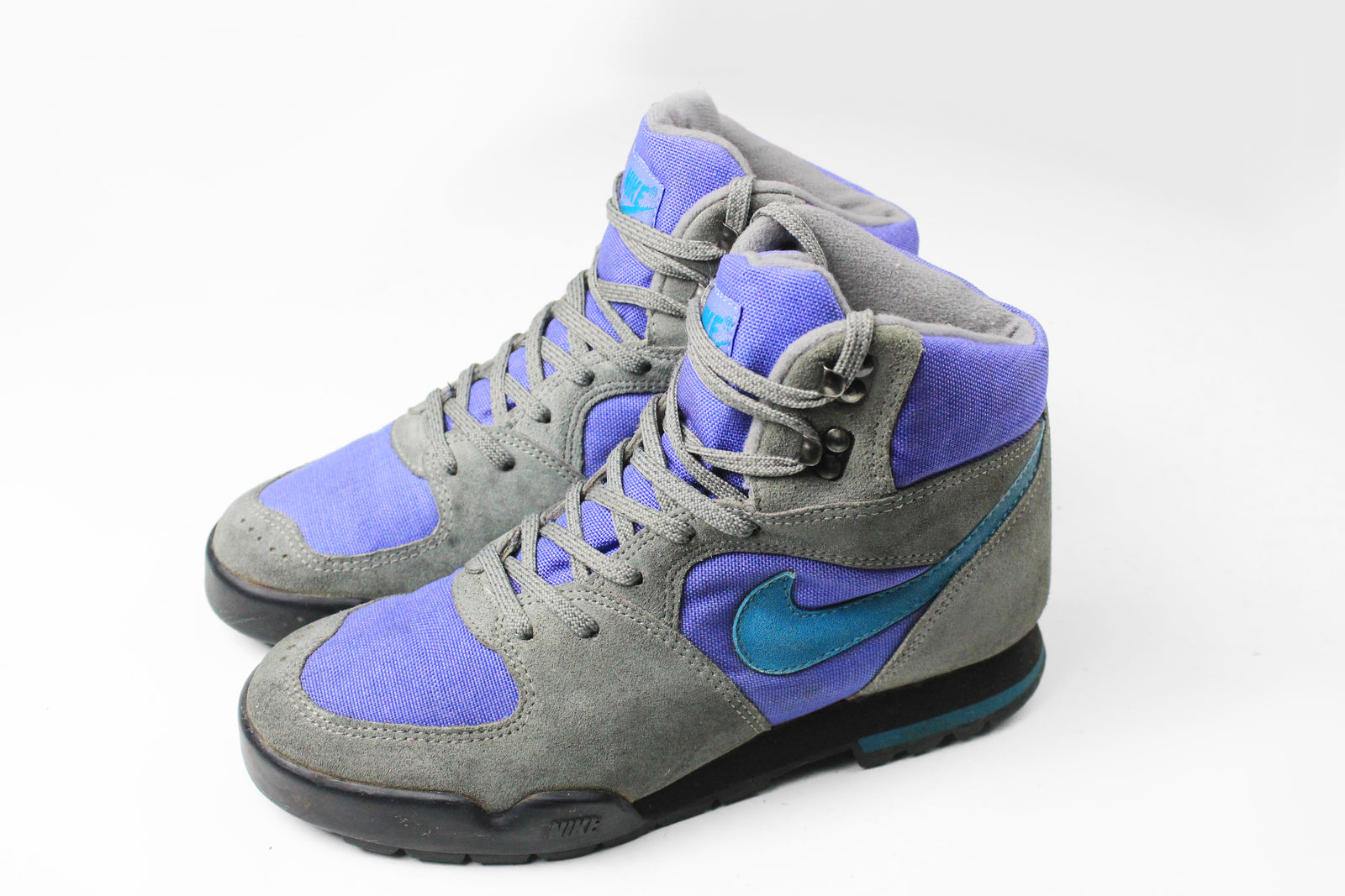 nike caldera hiking boots