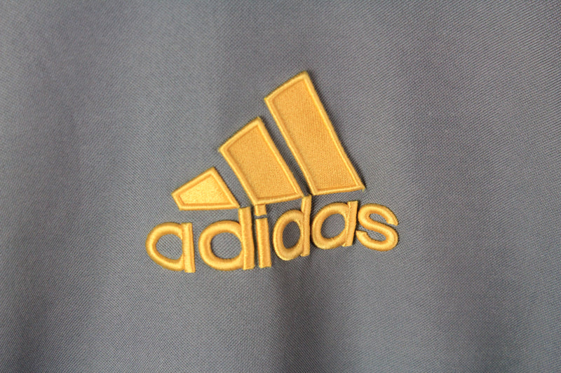 Vintage Adidas Sweatshirt Medium