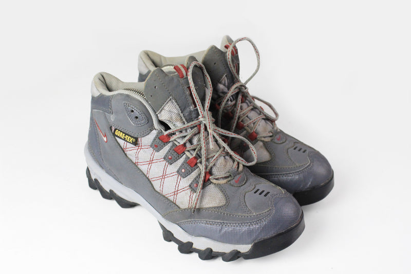 athletic sport shoes gray outdoor techwear mountain running trainers Vintage Nike ACG Gore-Tex Shoes Women's US 8