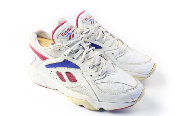 Vintage Reebok Sneakers Women's US 7 retro trainers sport style 90s classic shoes