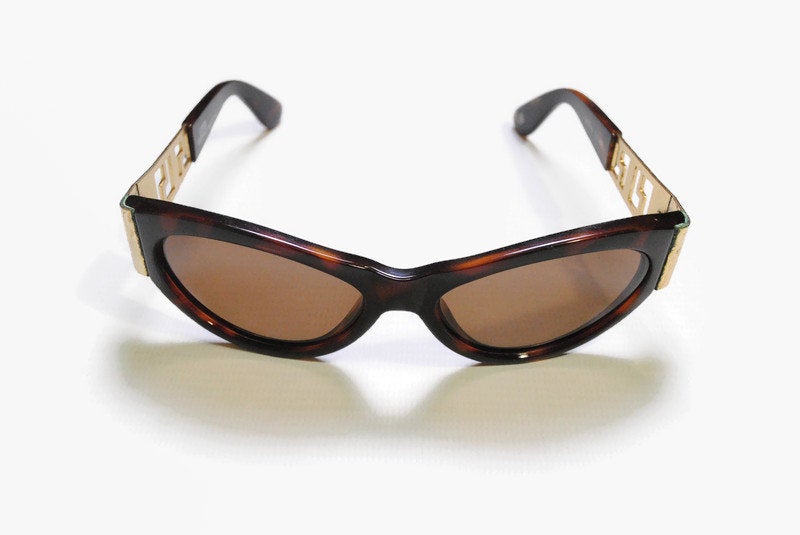 Z0259u Fashion Classic Sunglasses Attitude Sunglasses Gold Frame Square  Metal Frame Vintage Style Outdoor Design Classical Model271o From Ai797,  $40.35