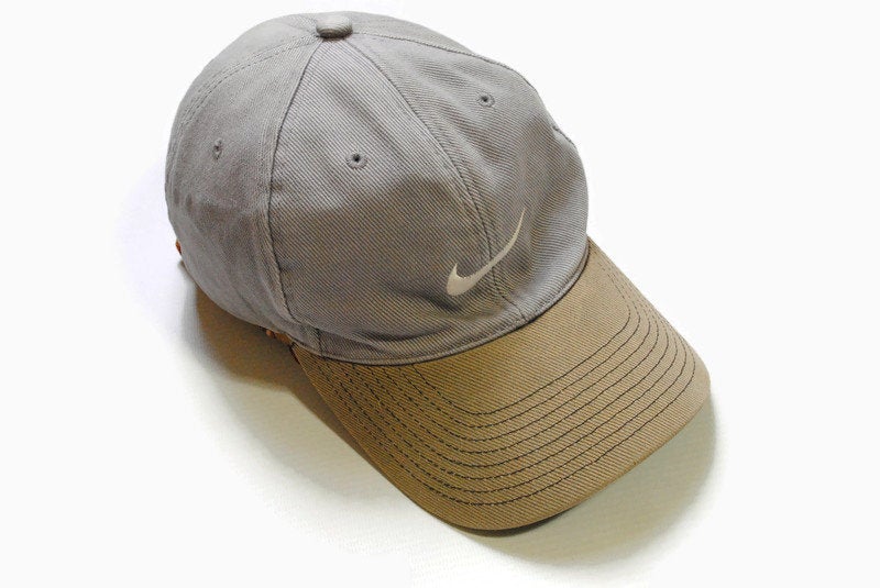 vintage NIKE hat swoosh logo cap gray beige hipster one size retro authentic tag color 90's 80's summer sun visor deadstock classic fit men